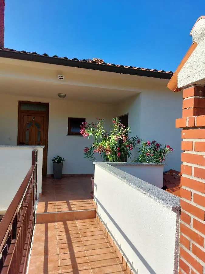 Sunshine Apartment West Rabac